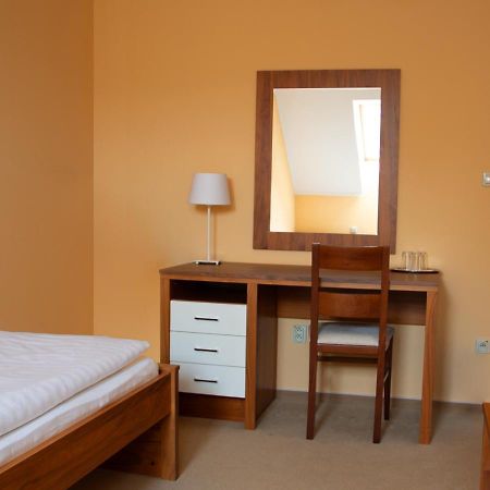 Penzion Pod Strazovom Pruzina Extérieur photo