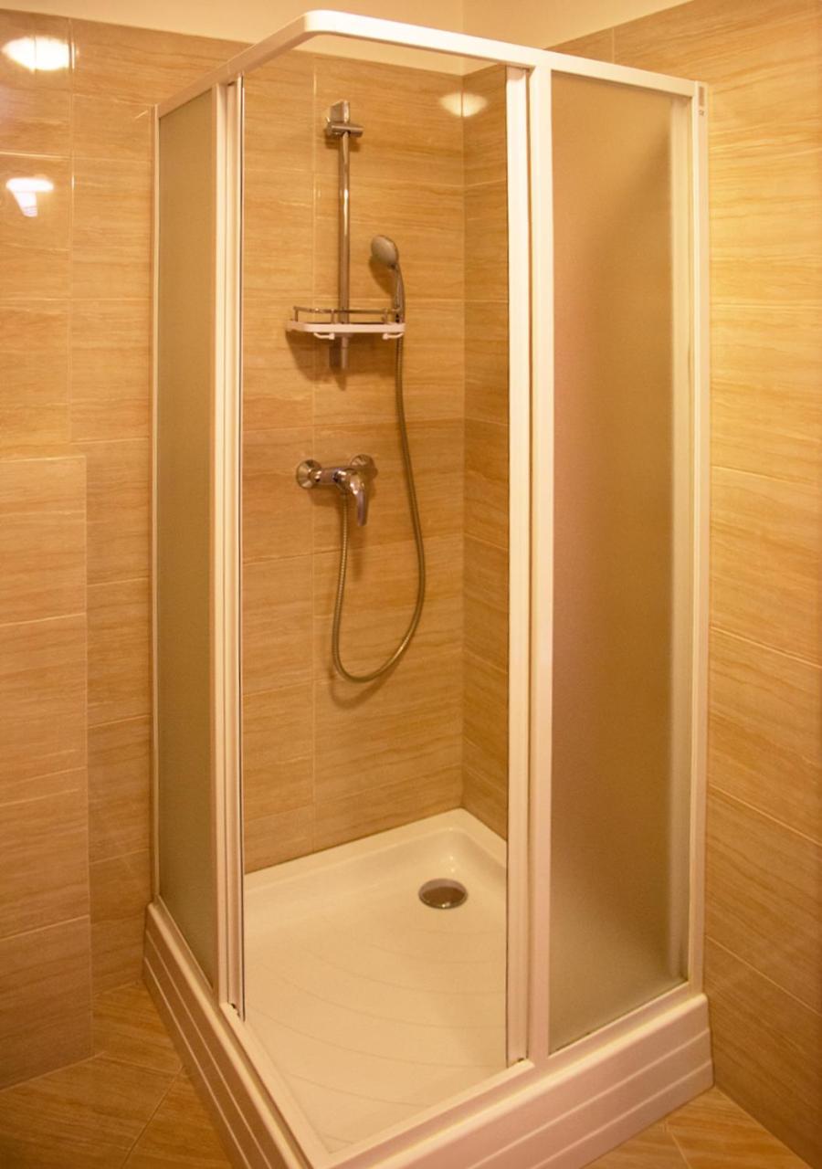 Penzion Pod Strazovom Pruzina Extérieur photo